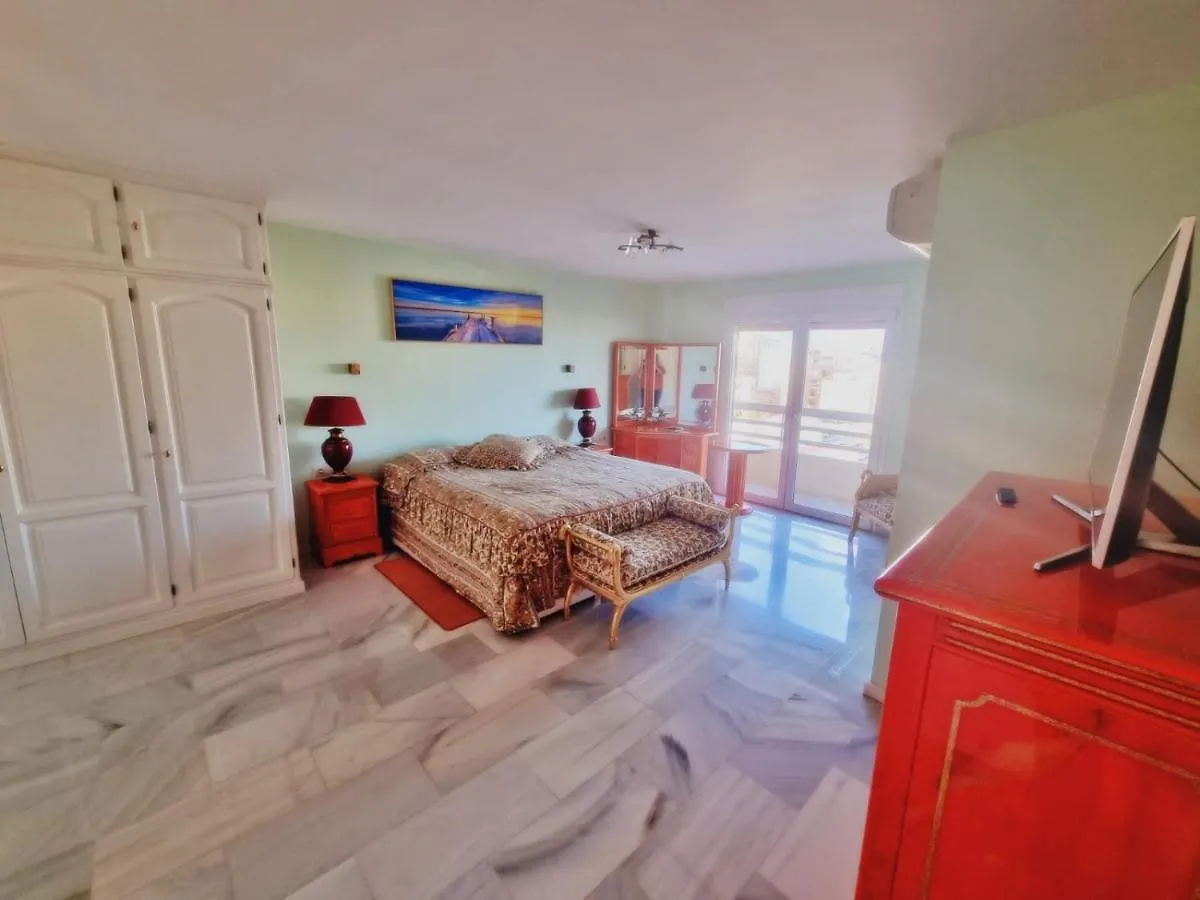 Apartamento Penthouse With Private Pool, Hot Tub Jacuzzi With Sea Views And Chill-Out Zone, Close To The Sea Marbella España